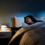 Dormire con la luce accesa: conseguenze